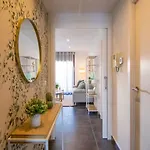 Апартаменти Seahomes Vacations - Acacias Beach&chic *